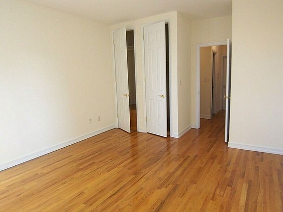 5th image of 746 10th Ave Ph N