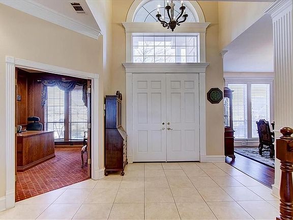 4th image of 402 Valverde Ct