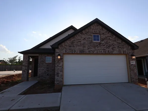5950 Texas Sun Dr, Fulshear, TX 77441