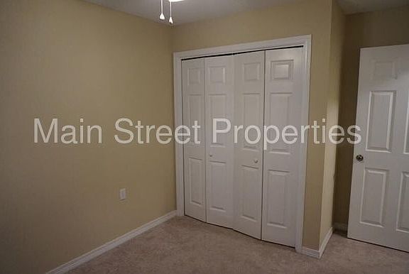 3rd image of 1657 Governors Dr