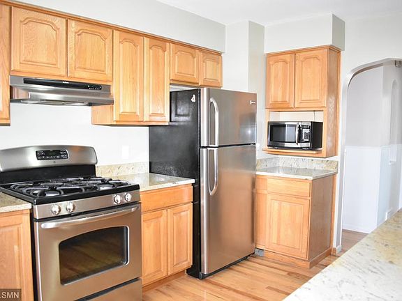 5th image of 993 Warner Ave S