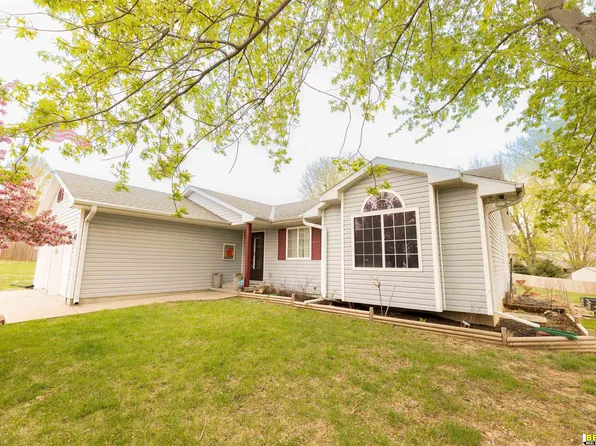115 Cherry Cir, Nebraska City, NE 68410