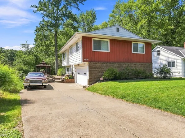 8420 Columbia Rd, Olmsted Falls, OH 44138