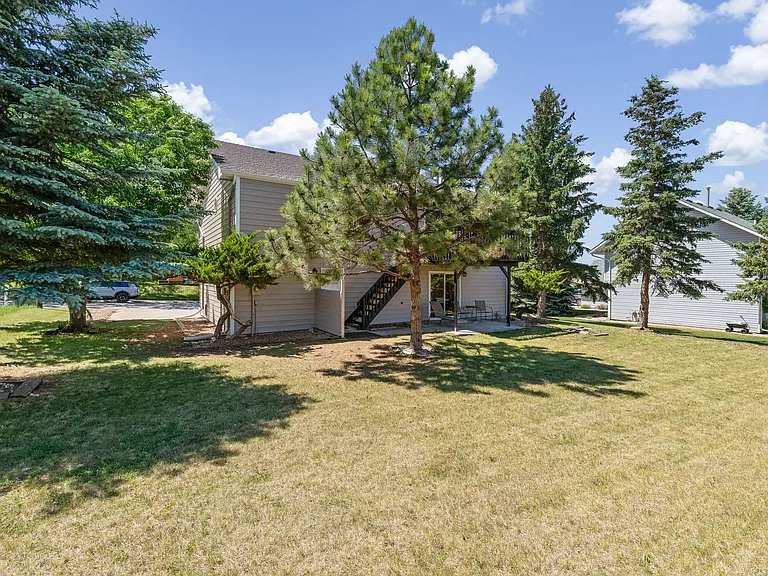 3704 Meadowbrook Dr — Photo 24