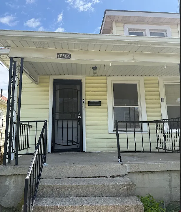 1409 Young St #1