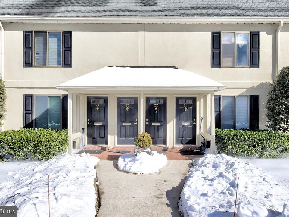 1st image of 411 W Conestoga Rd APT 22