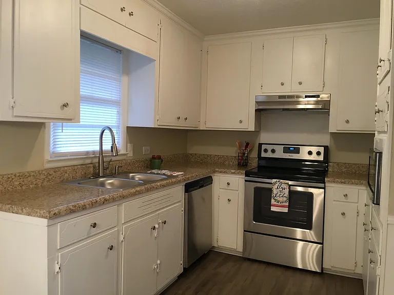 183 N 5th Ave — Photo 3