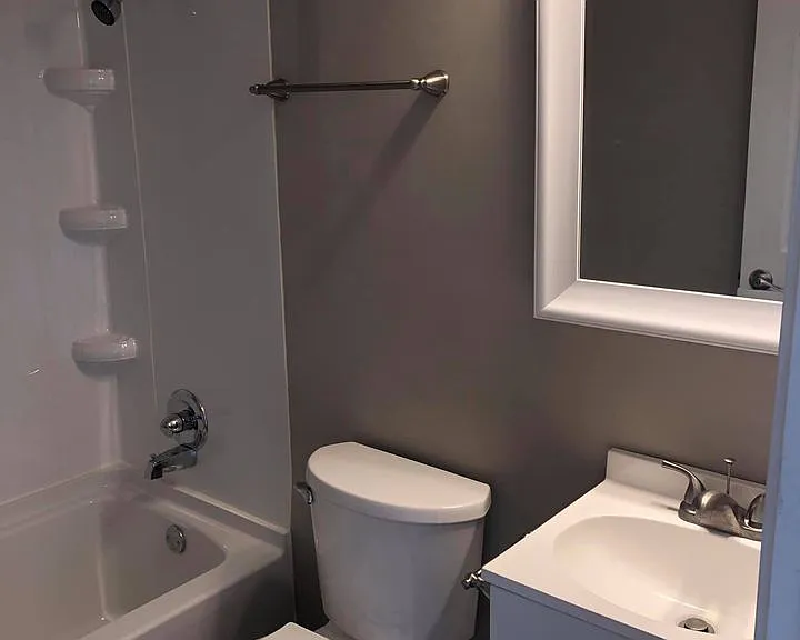 Full Bath (Upstairs)