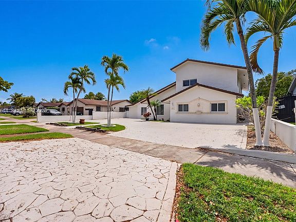 3rd image of 10934 SW 137th Ct