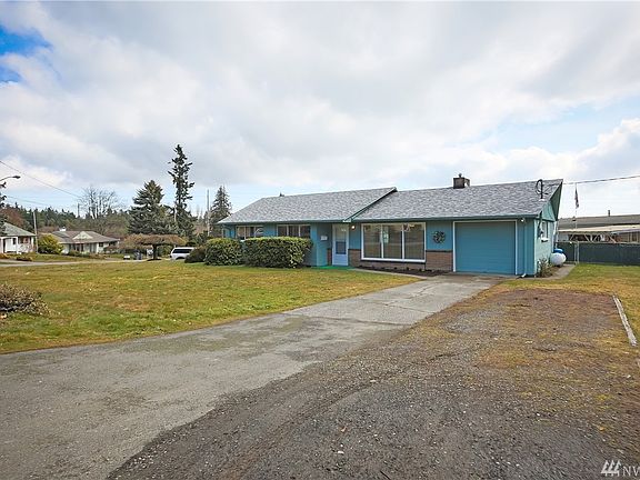 2nd image of 2115 NE Sunrise Dr