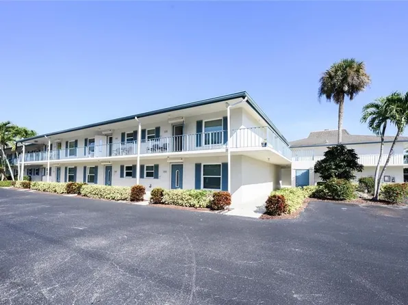 325 Charlemagne BLVD #B201, NAPLES, FL 34112