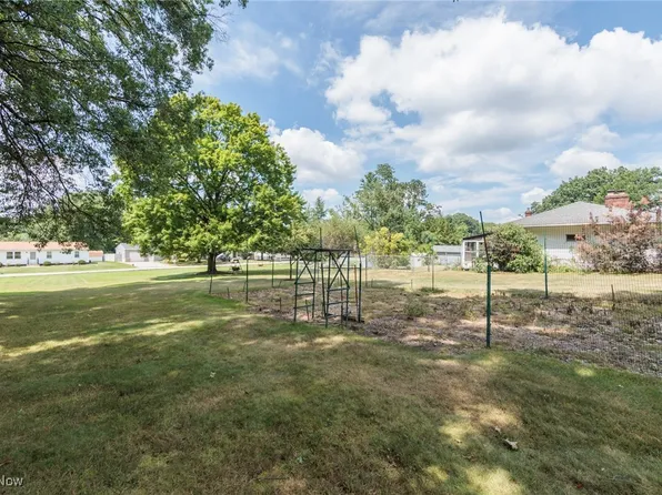 Sequoia St, Cuyahoga Falls, OH 44221