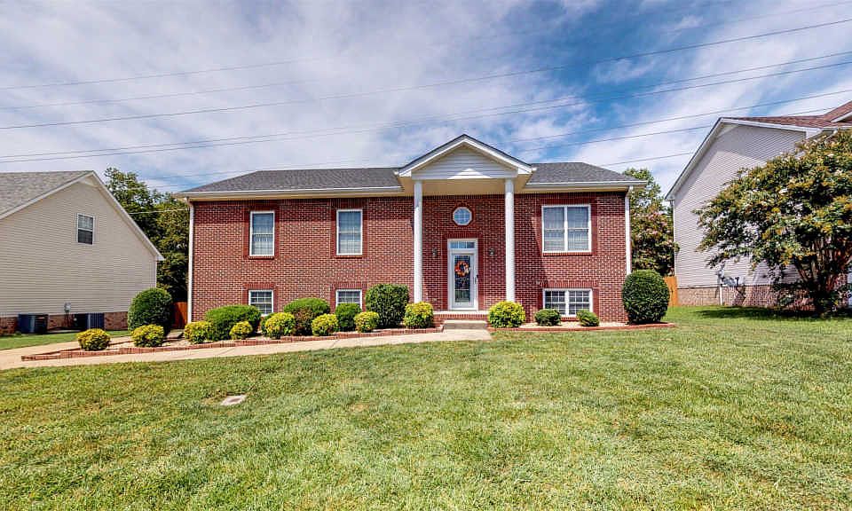 1st image of 3143 Hawthorn Dr