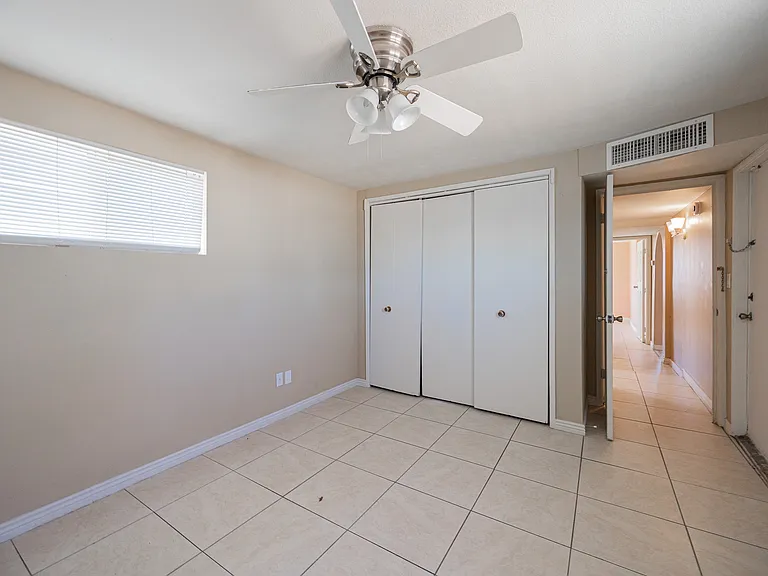 2830 E Sheridan St — Photo 15