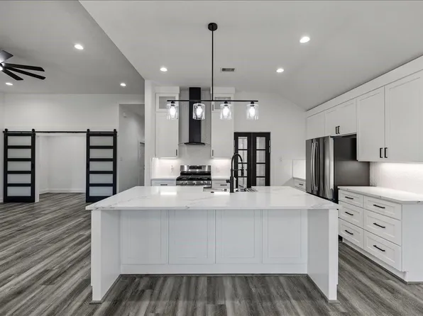 14103 3rd St W, Santa Fe, TX 77517