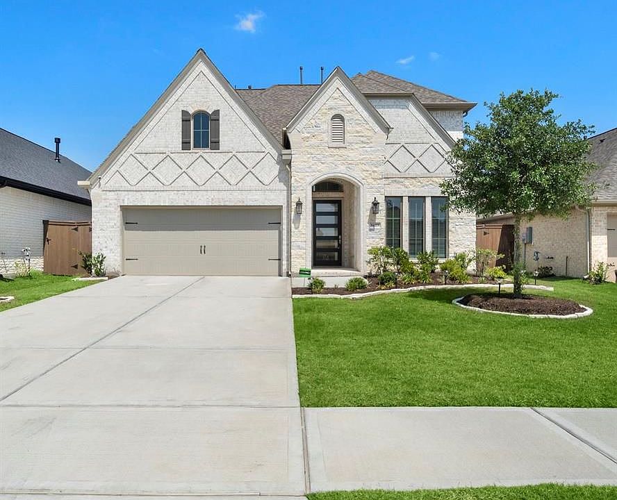1st image of 5623 Vintage Oaks Ln
