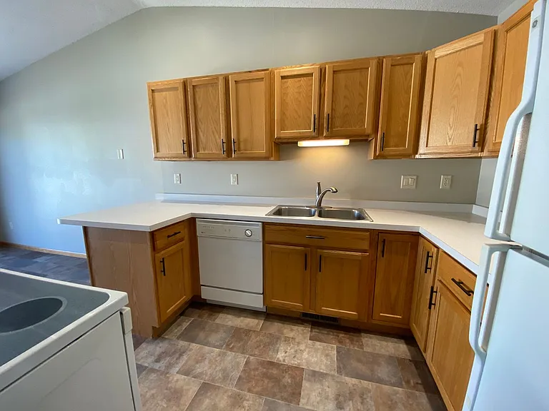 2917 Wheatland Dr S — Photo 4