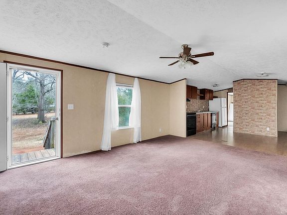 3rd image of 145 Shaw Ridge Dr