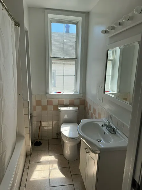 3 bed, $1,500 — Photo 2