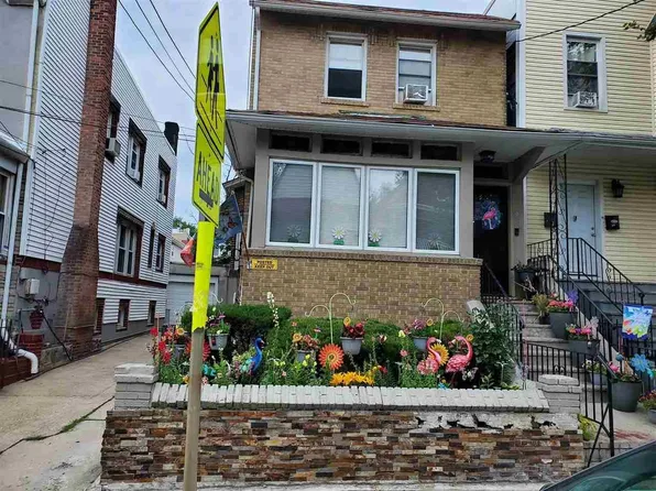 232 Wilkinson Avenue image 1 of 26