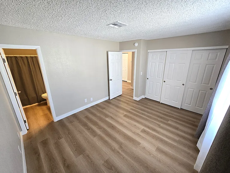 4851 E Craig Rd #C — Photo 18
