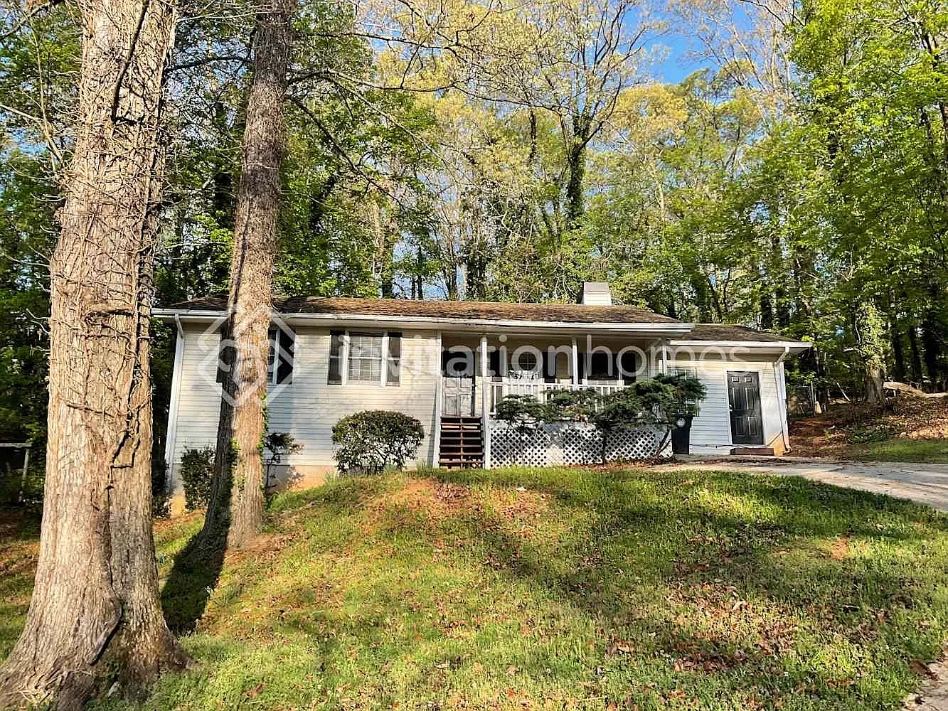 1650 Lakeview Pl Gainesville, GA 30501 — Photo 1