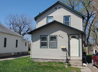 908 S 4th St, Aberdeen, SD 57401