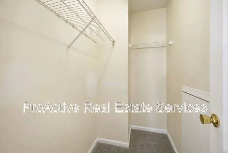 2021 Livingston St — Photo 34