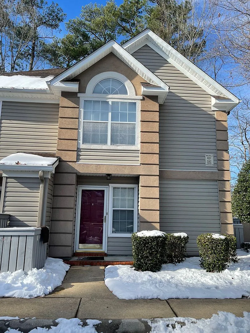 343 Chesapeake Square Unit 4 (Wimbledon Chase) Chesapeake 23320 — Photo 2