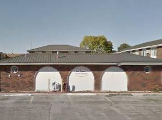 1503 W 3rd St APT 2J, Vinton, IA 52349