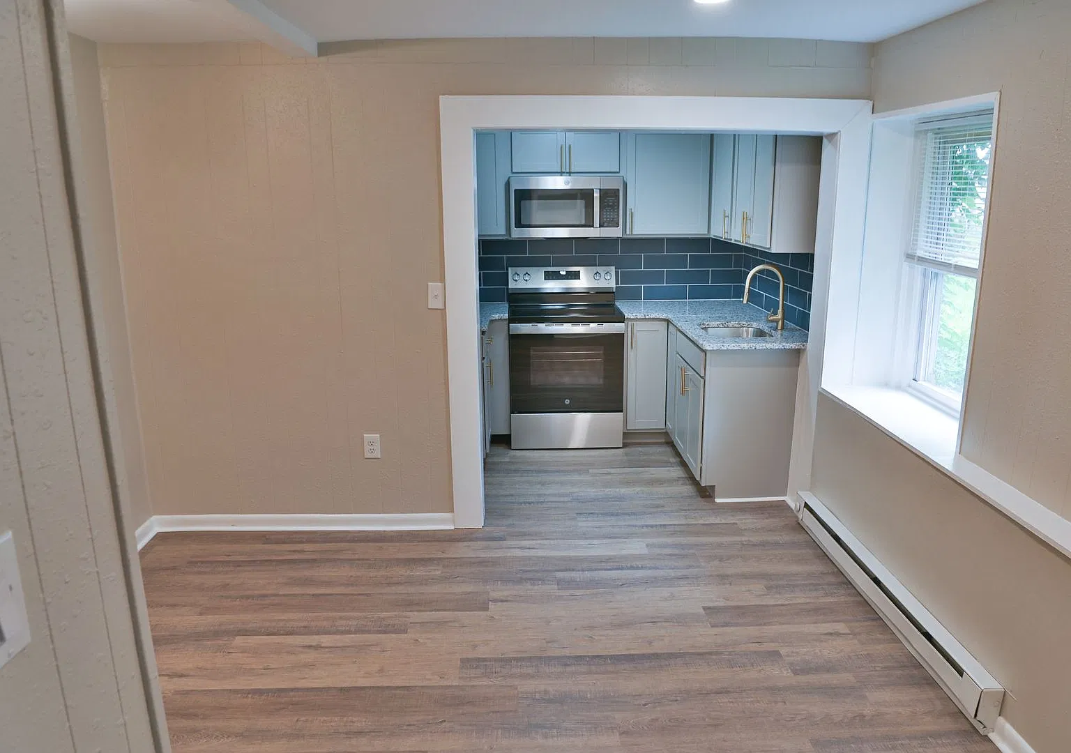 3200 Green Street — Photo 4