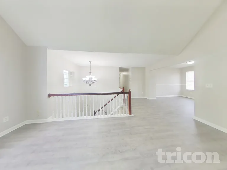 4074 Five Oaks Ct — Photo 3