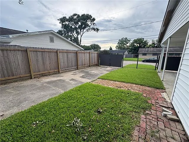 1812 River Oaks Dr — Photo 10