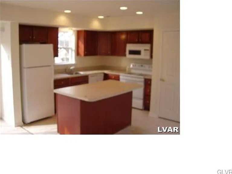 39 E Garrison St — Photo 4