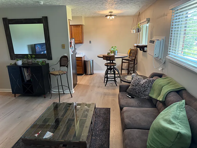 205 Highland Ave #6 — Photo 2