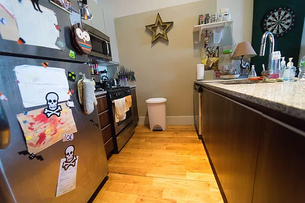 Rented by Manhattan Management LLC | media 30