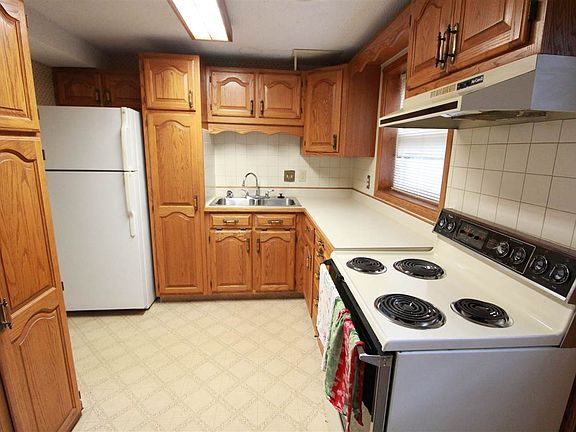 5th image of 1127 N Cedar St