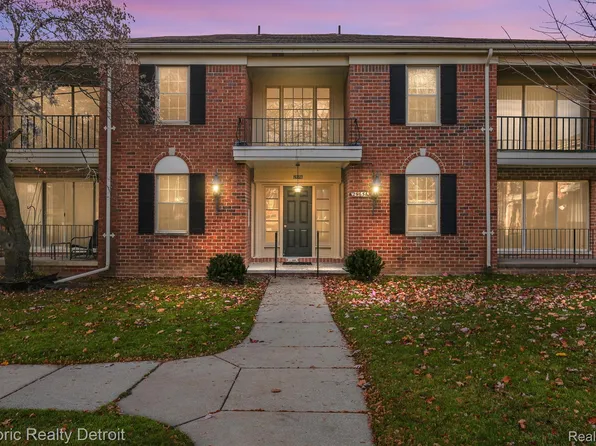 29656 Middlebelt Rd Unit 1403, Farmington, MI 48334