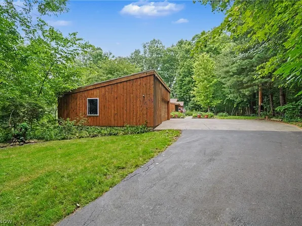 5060 Leffingwell Rd, Canfield, OH 44406