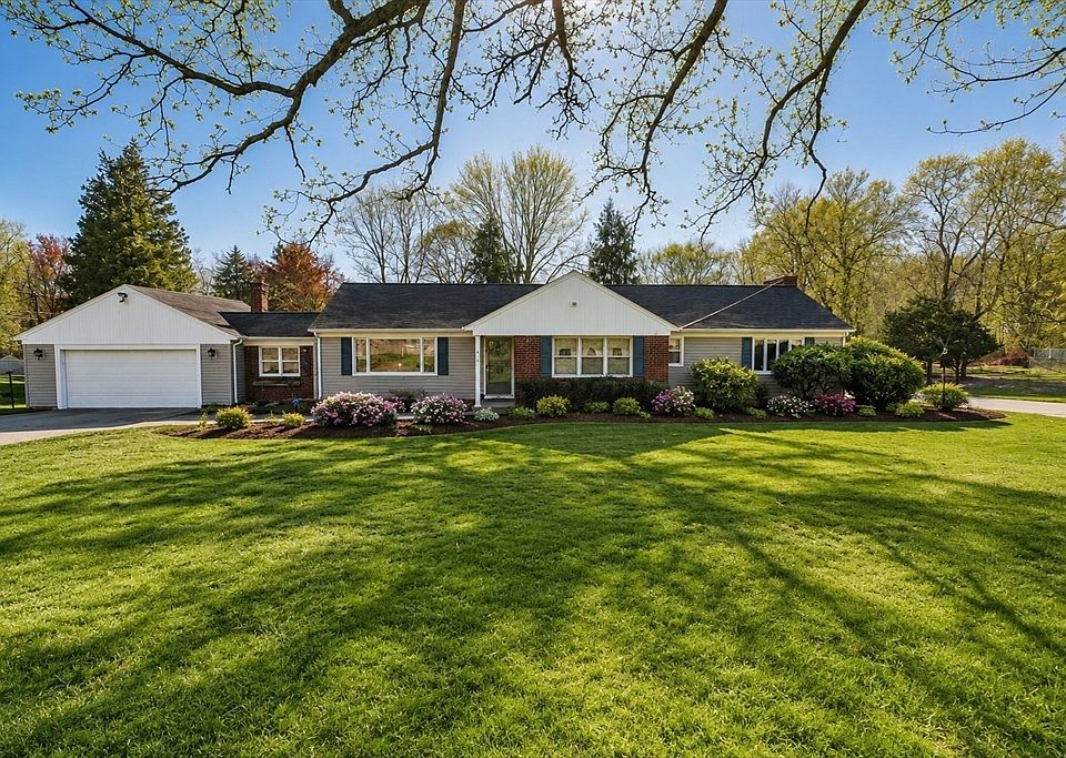 1st image of 222 Blossom Rd