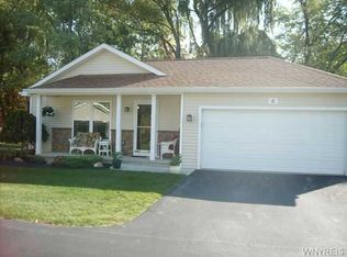 6 Kathleen Ct, Lewiston, NY 14092