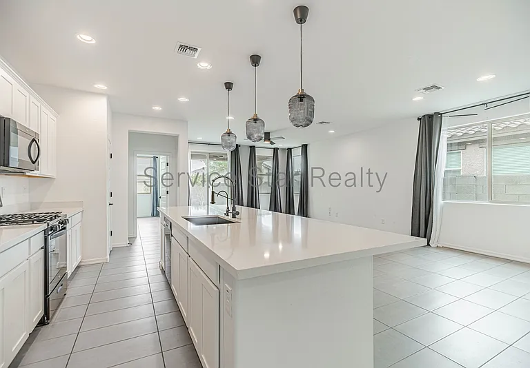 18763 W Rancho Dr — Photo 10