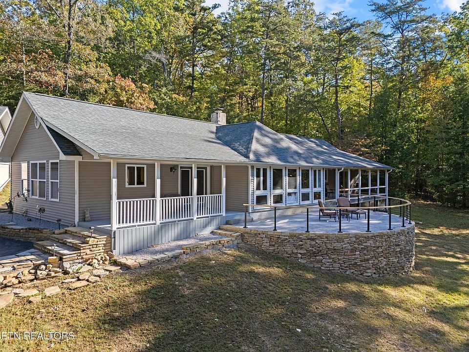1st image of 303 Cumberland Cove Rd
