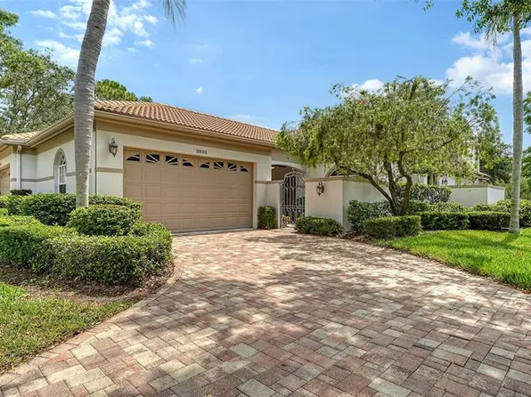 3933 Chatsworth Greene #50, Sarasota, FL 34235