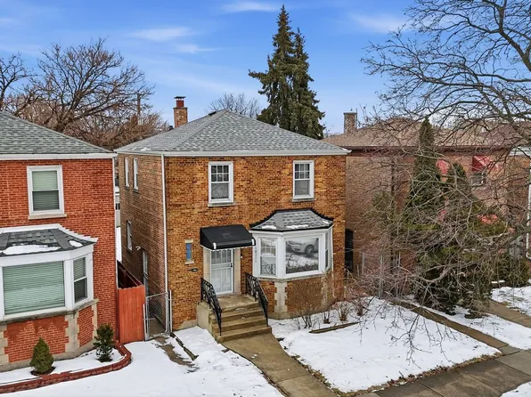 10111 S Eberhart Ave, Chicago, IL 60628