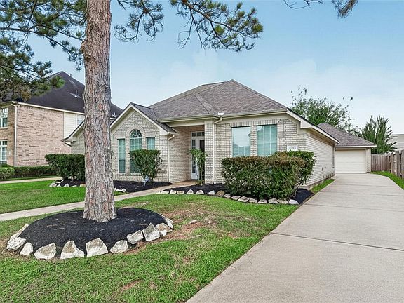 2nd image of 2726 Martinec Dr