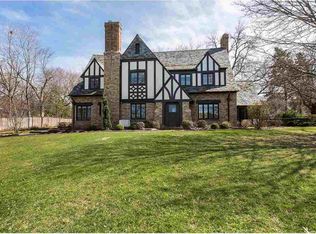 924 Ridgewood Rd, Rockford, IL 61107