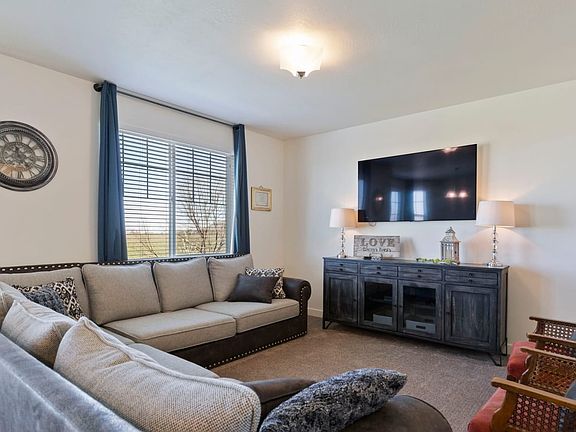 3rd image of 249 E Rockwood Way