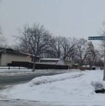 Exterior Neighborhood (street photo)