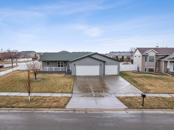 4406 48th St S, Fargo, ND 58104